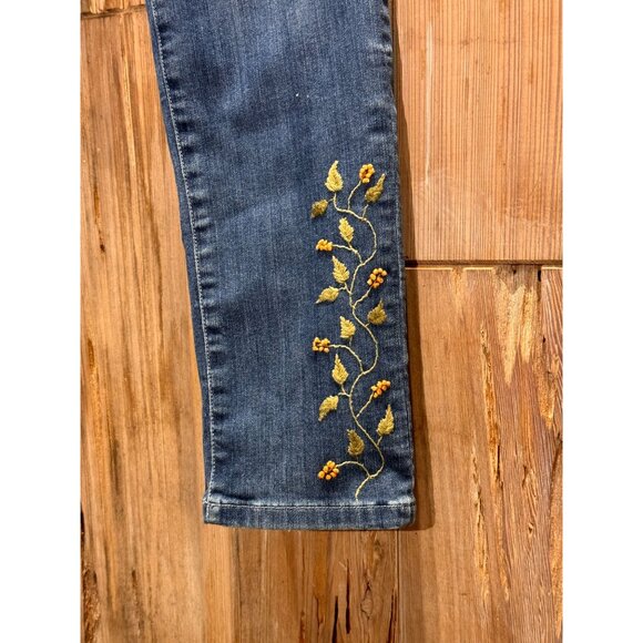 L.L. Bean Womens Floral Embroidered Stretch Denim Jeans Mid Rise Size 14 Blue Bo - Picture 3 of 10